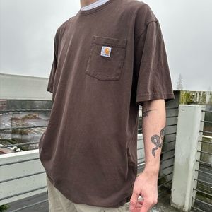Vintage brown Carhartt t-shirt.